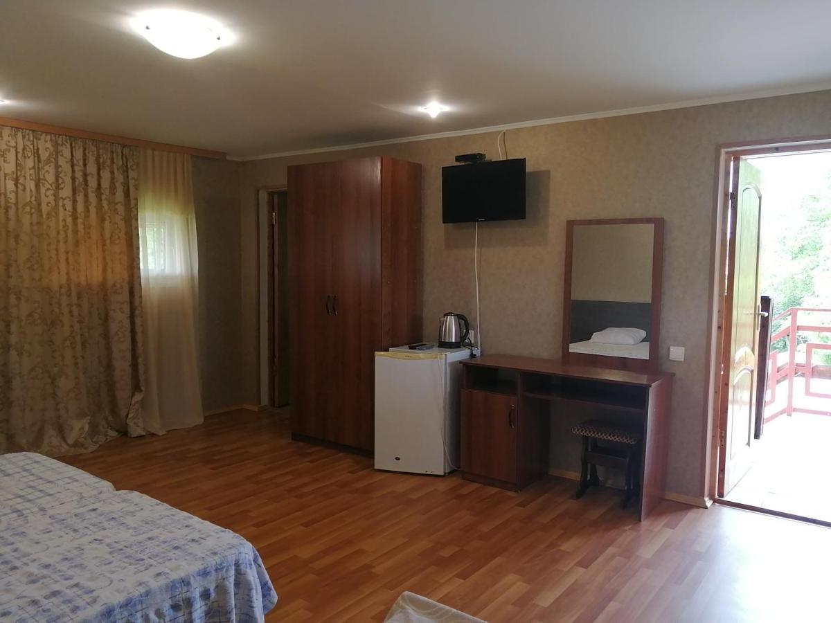 Мини-Отель На Агрба 22А Pizunda Luaran gambar